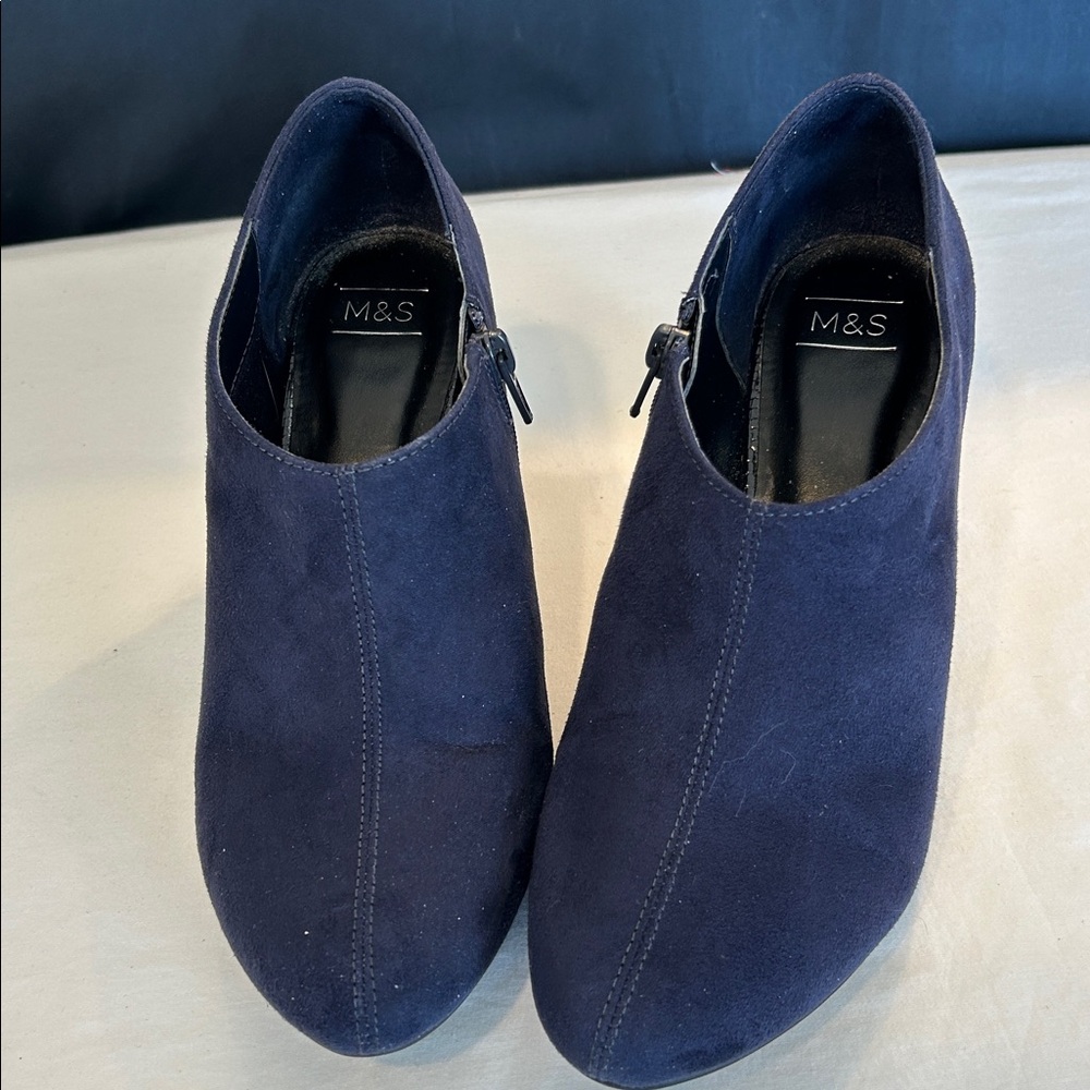 Navy Suede heeled boots Marks and Spencer London Size 6.5-7 suede zip booties - Picture 4 of 7
